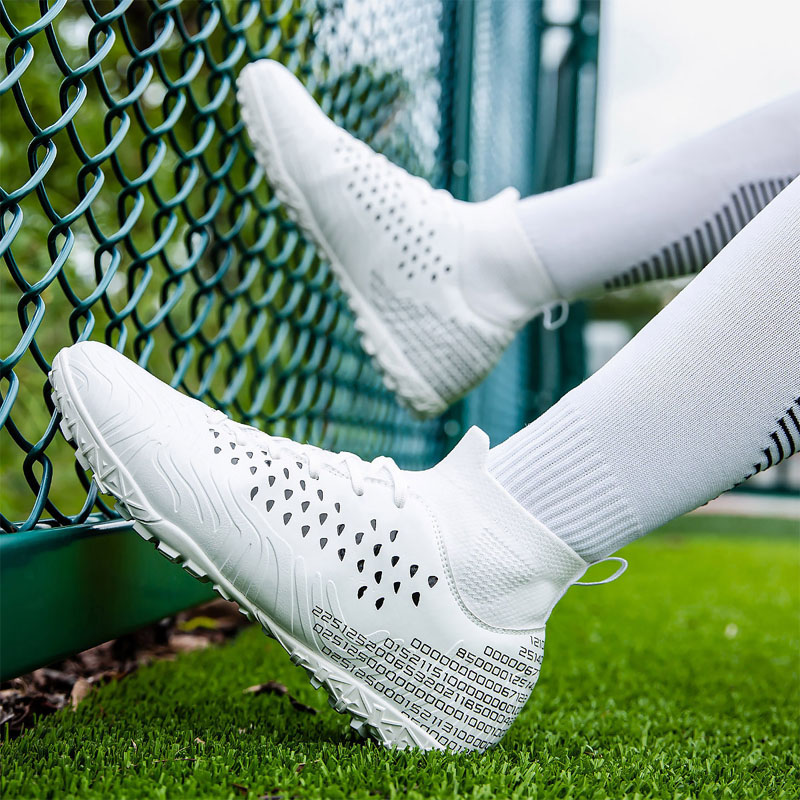 Buty piłkarskie Superfly FG Ou – Outdoor Sport Court recenzja i cena